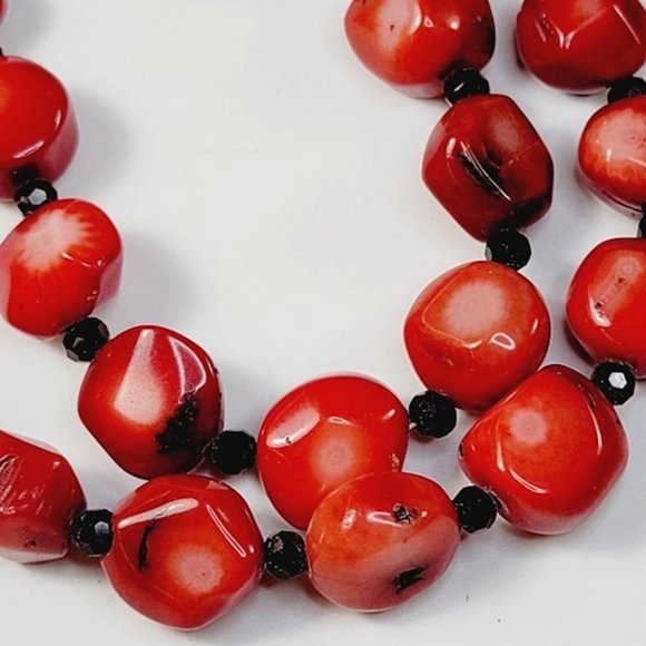 Red Coral Beaded Necklace & Free Mysterious Gift - Picture 2 of 5